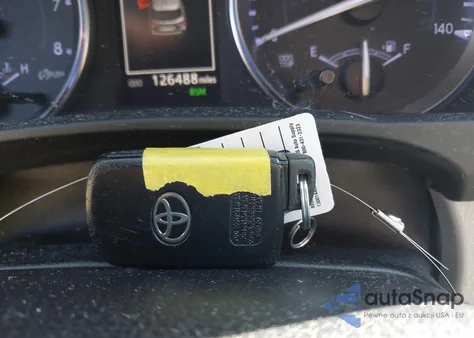 2018 Toyota Highlander Xle z USA, uszkodzony, nr VIN 5TDKZRFH7JS543957